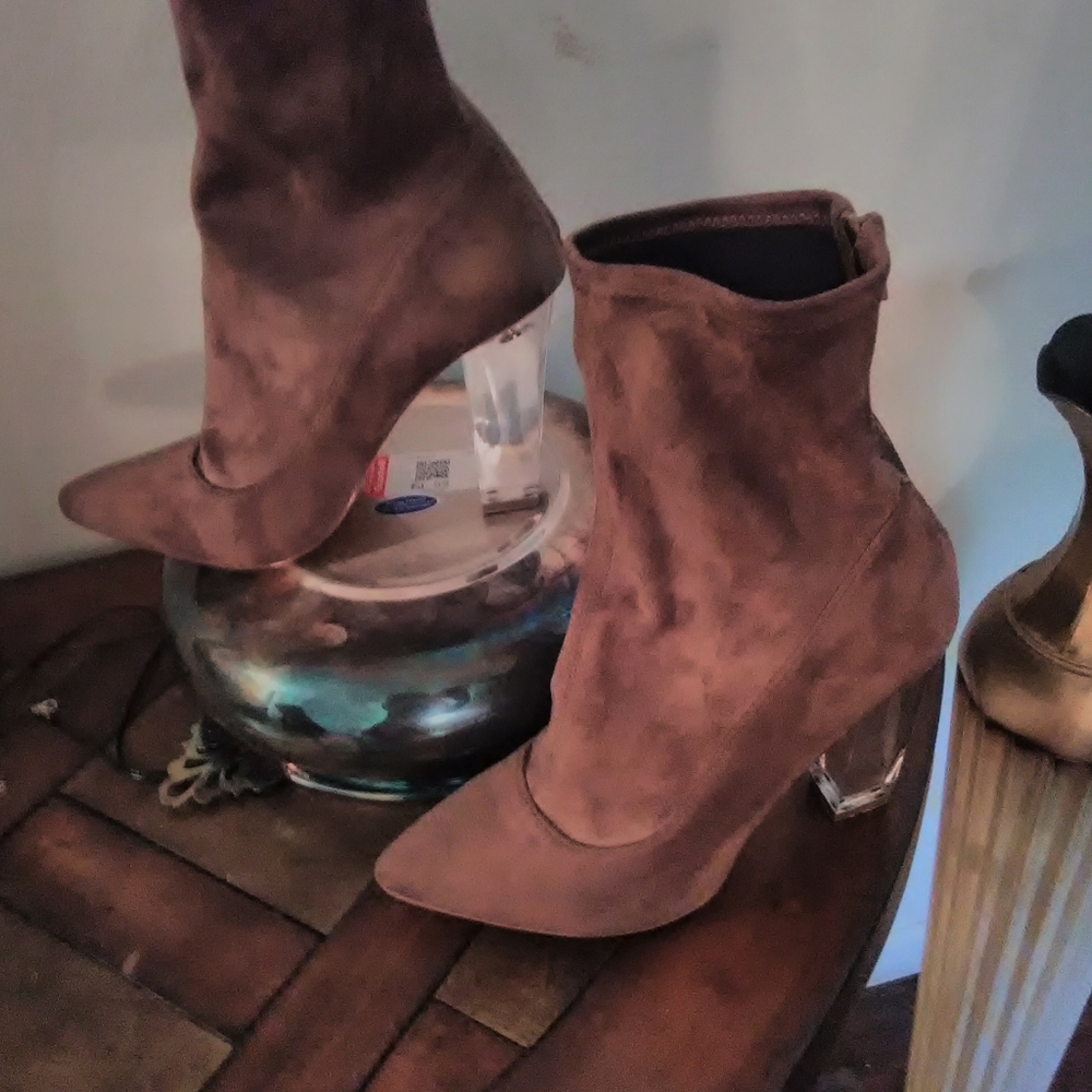 Boots - Picture 2 of 4